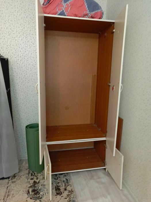 Продам Шкаф в хорошем состояний