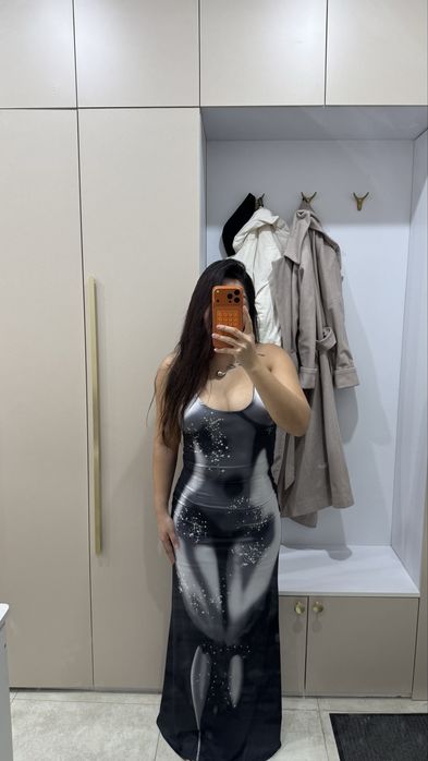 Продаю ПЛАТЬЕ шикарное