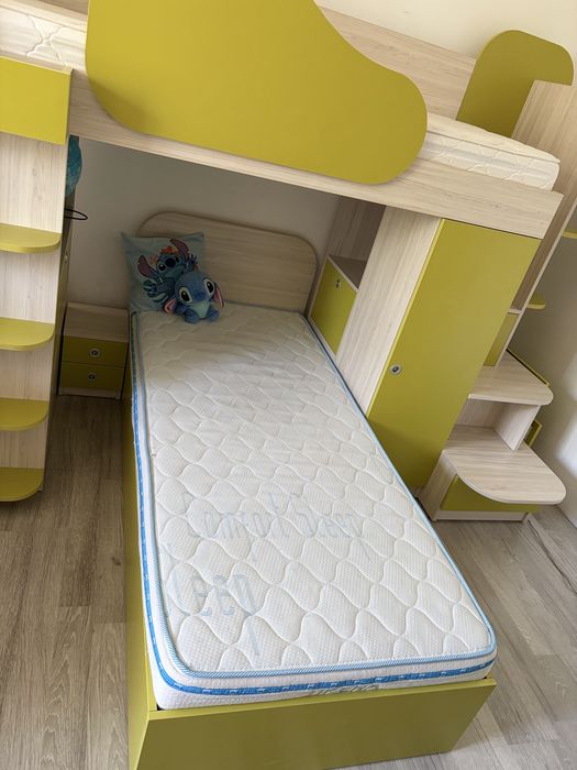 Двуетажно легло с матраци