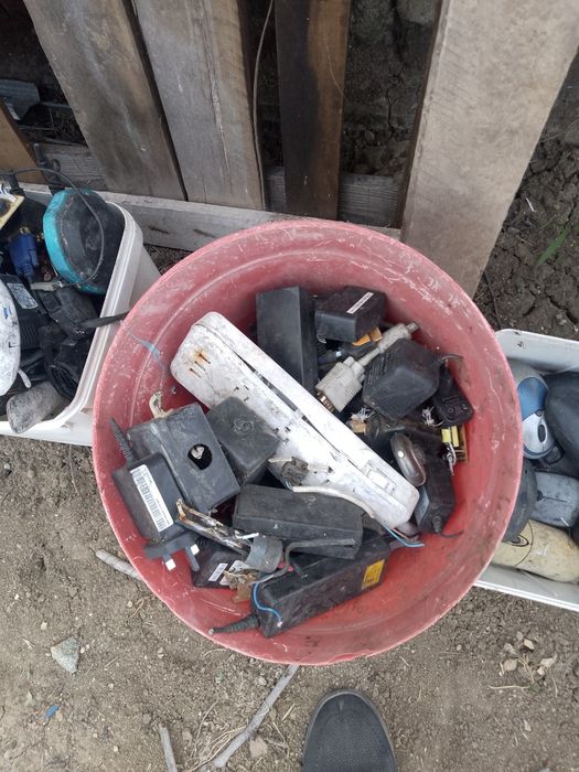 Електронна скрап.