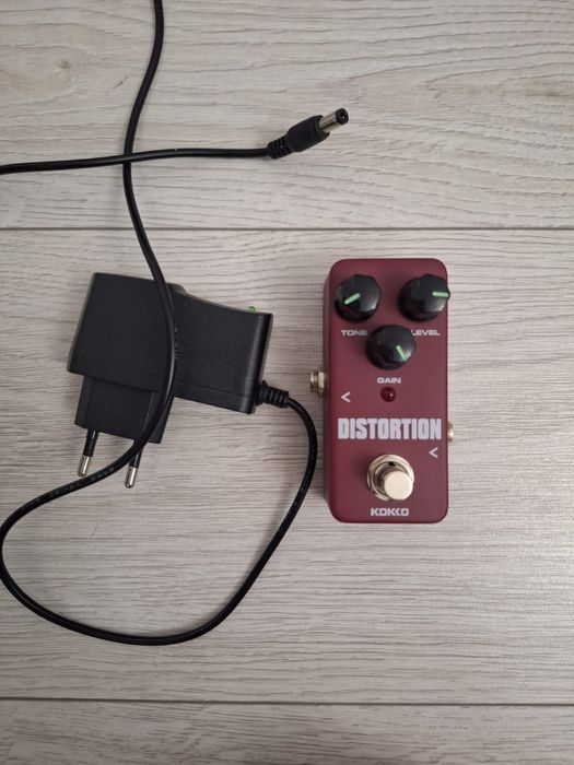 Гитара в наборе + струны в подарок!