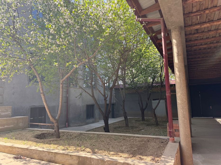 Срочно,Угловой дом 6 соток, отличная локация High Town