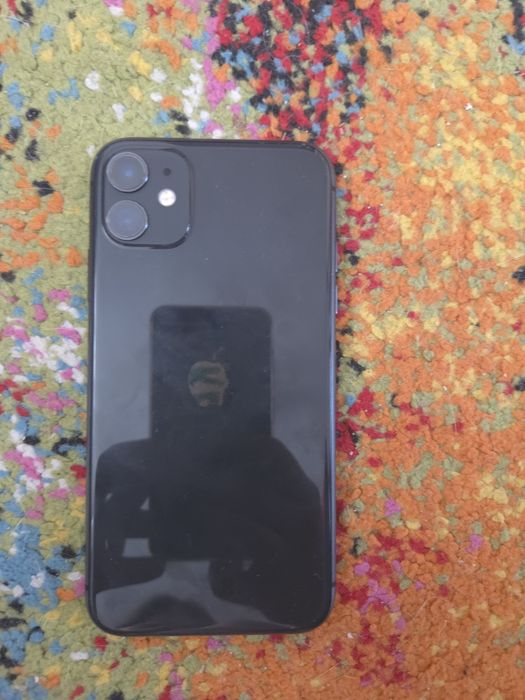Iphone 11 negru.