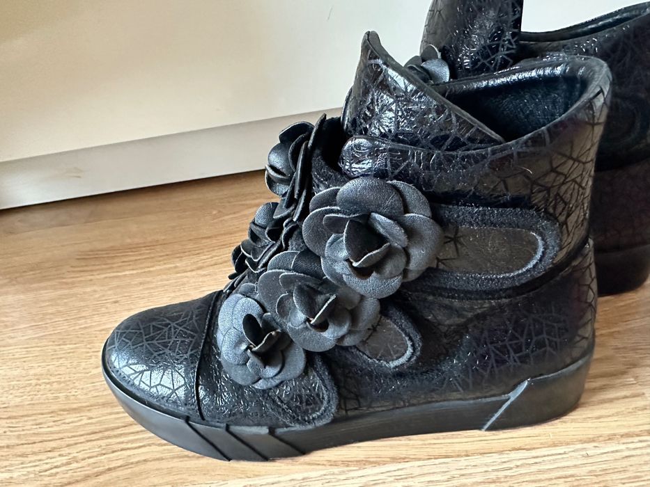 Обувки естествена кожа с цветя