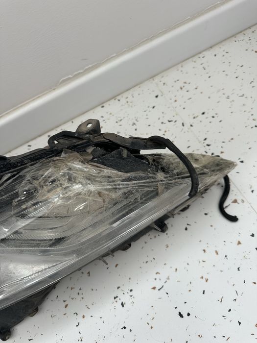 Продам камри 70 фара оригинал