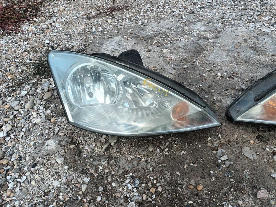 ляв и десен фар за форд фокус МК 1 фейслифт FORD FOCUS MK I FACELIFT