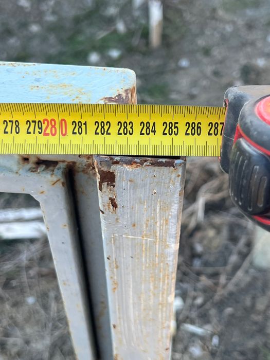 Масивна метална врата