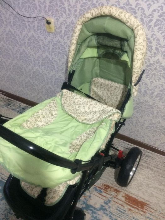 Детская коляска почти. Новая