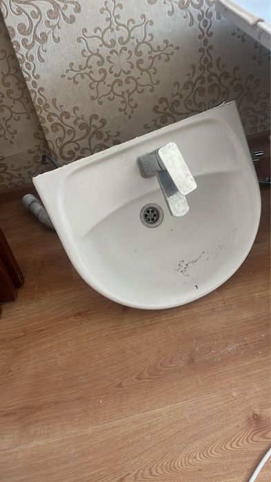 Ванна, мойка со шкафом