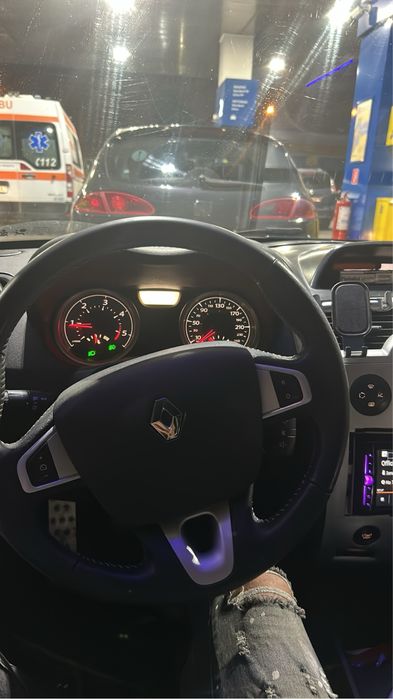 Vand schimb megane 2 cabrio cu ceva mai spatios