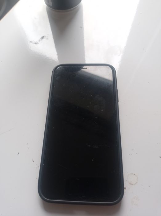 Продам айфон 11 64