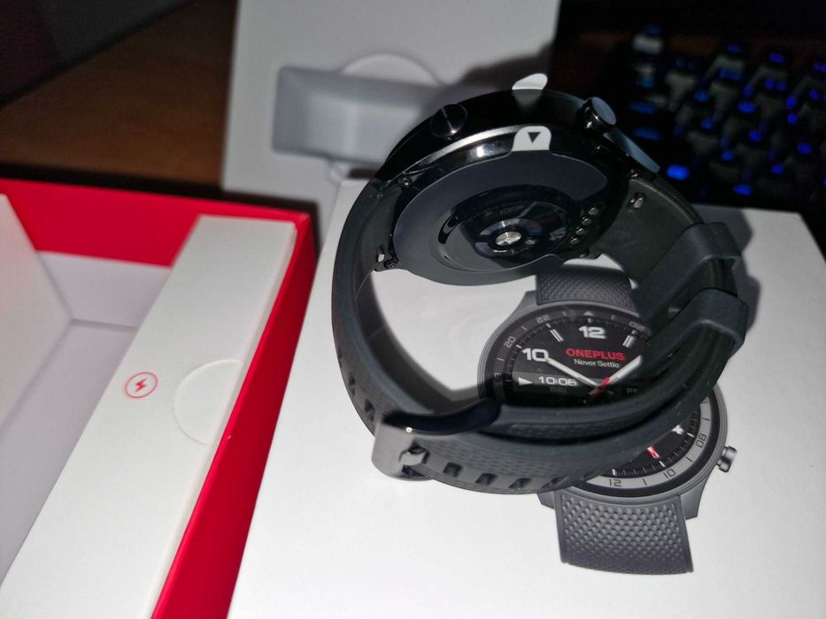 Смарт часовник OnePlus Watch 2R