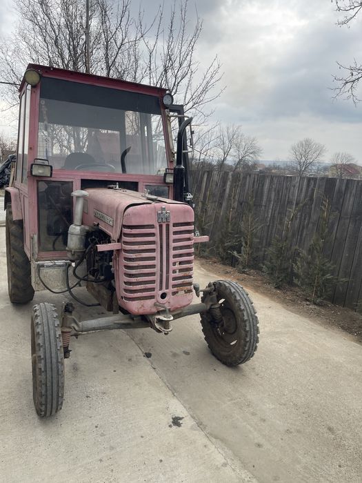 vand tractor  mc cormic 35 cai. mai multe detali la tlf
