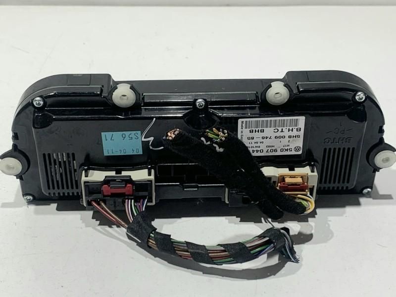 Panou Comanda clima Volkswagen Passat B7 5K0907044ED