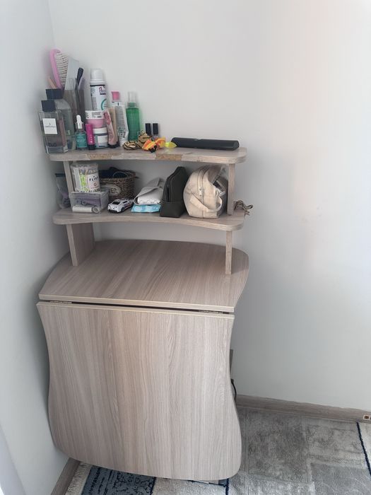 маникюрный стол