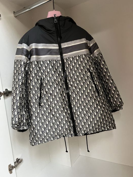 Продам куртки Диор* в люкс качестве