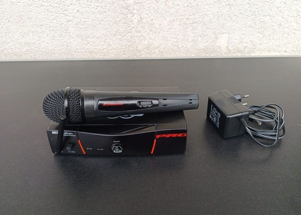 Set microfon și receiver AKG SR 40 PRO
