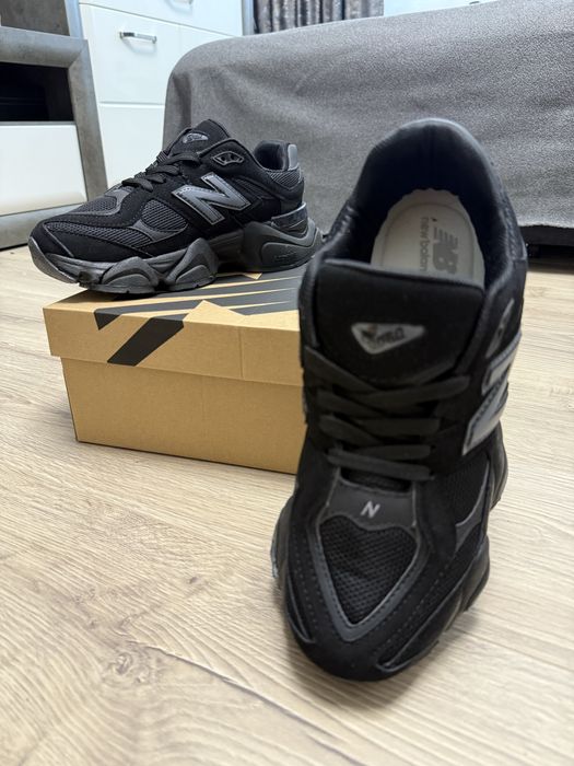 Adidasi New Balance 9060