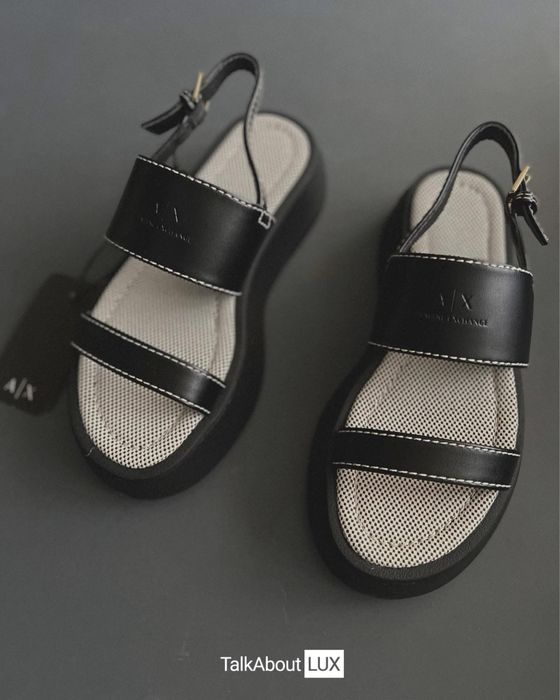 Оригинални дамски сандали от микросафиан Armani Exchange