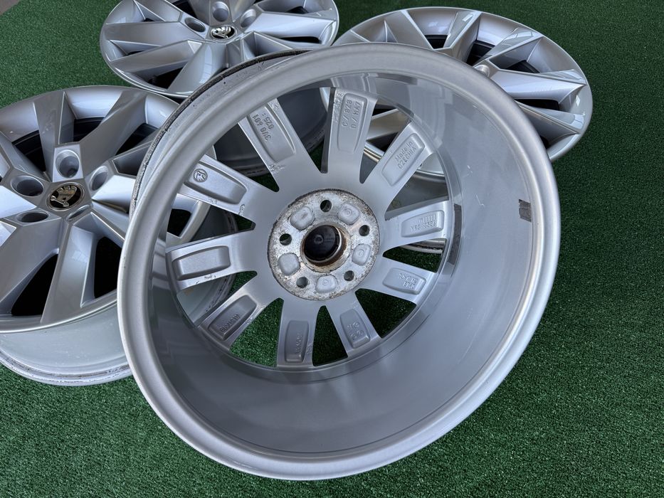 4бр. ОТЛИЧНИ 17” ОРИГИНАЛНИ Джанти 5х112 *STRATOS* за -SKODA Superb/AUDI/SEAT/VW/Vag- 7.0Jx17H2, ET40