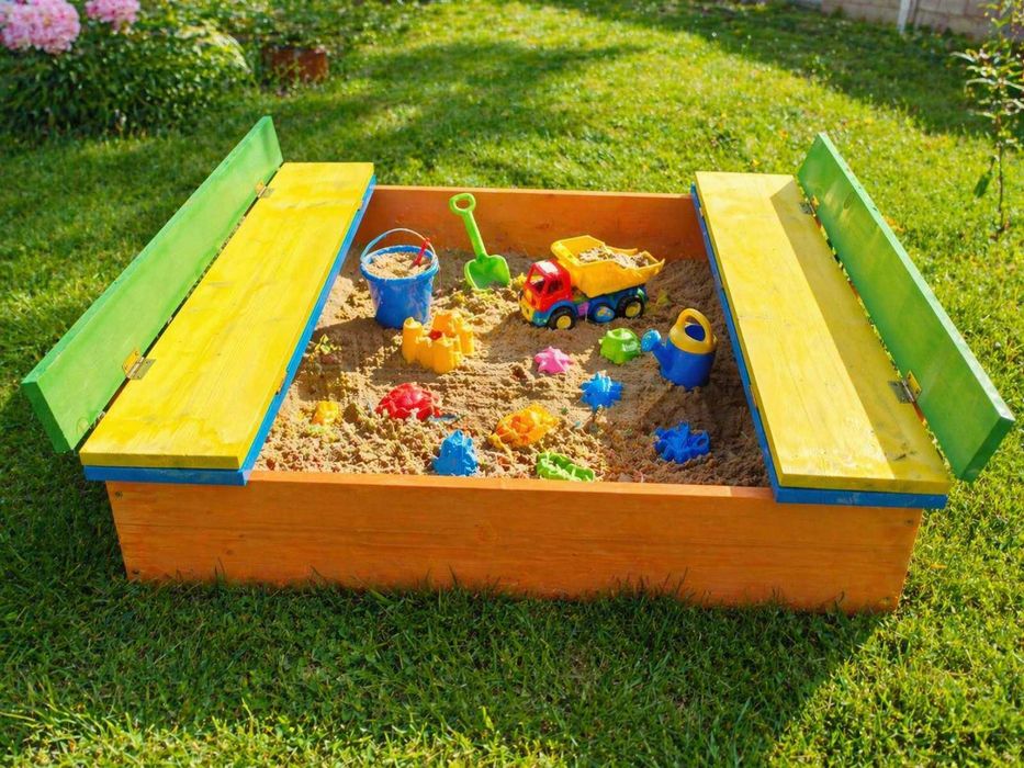 Детски пясъчник с пейки и капак; Дървен пясъчник; Цветни пясъчници