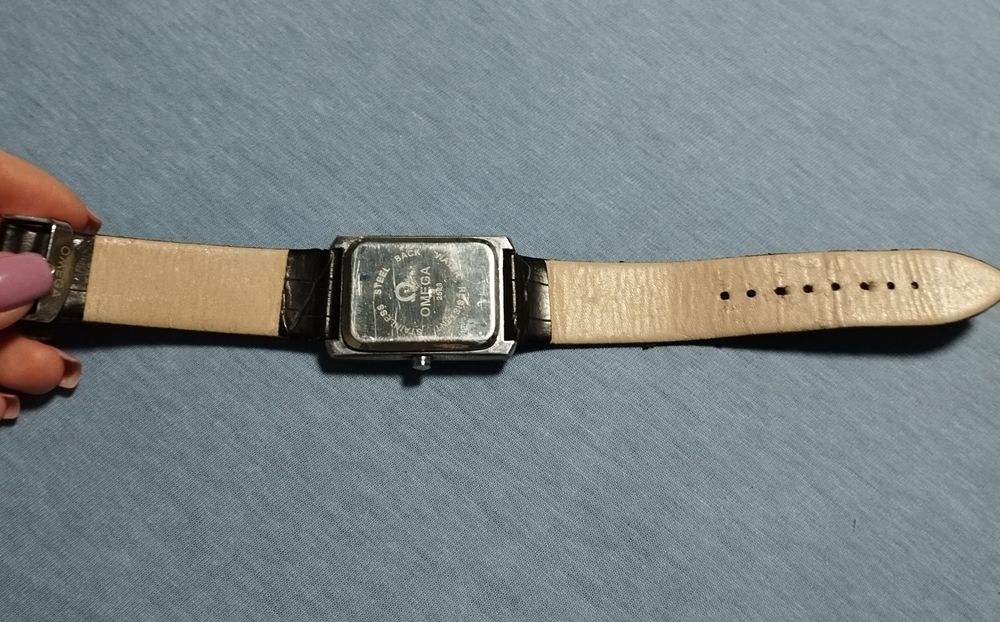 Наручные часы OMEGA.