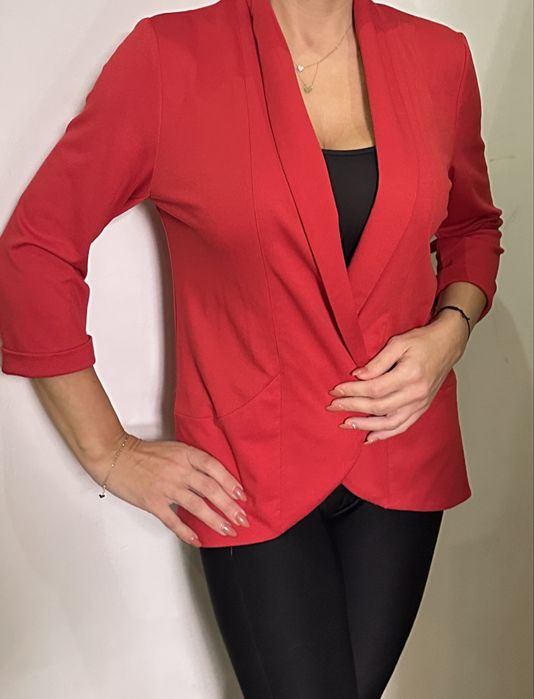 Дамско сако в цвят червено и цвят мента