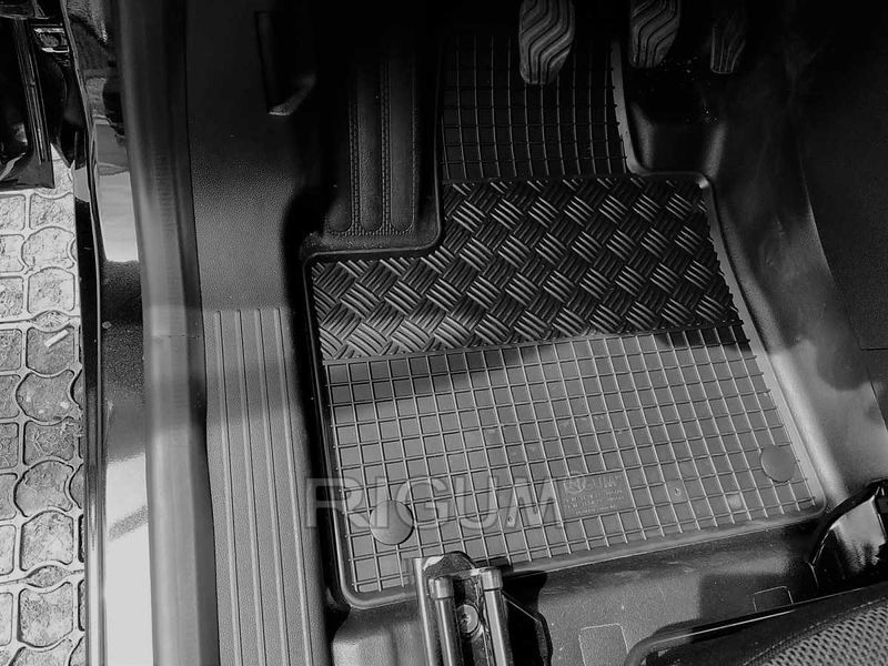 Гумени стелки или багажник RENAULT KANGOO MERCEDES CITAN от 2021 г.