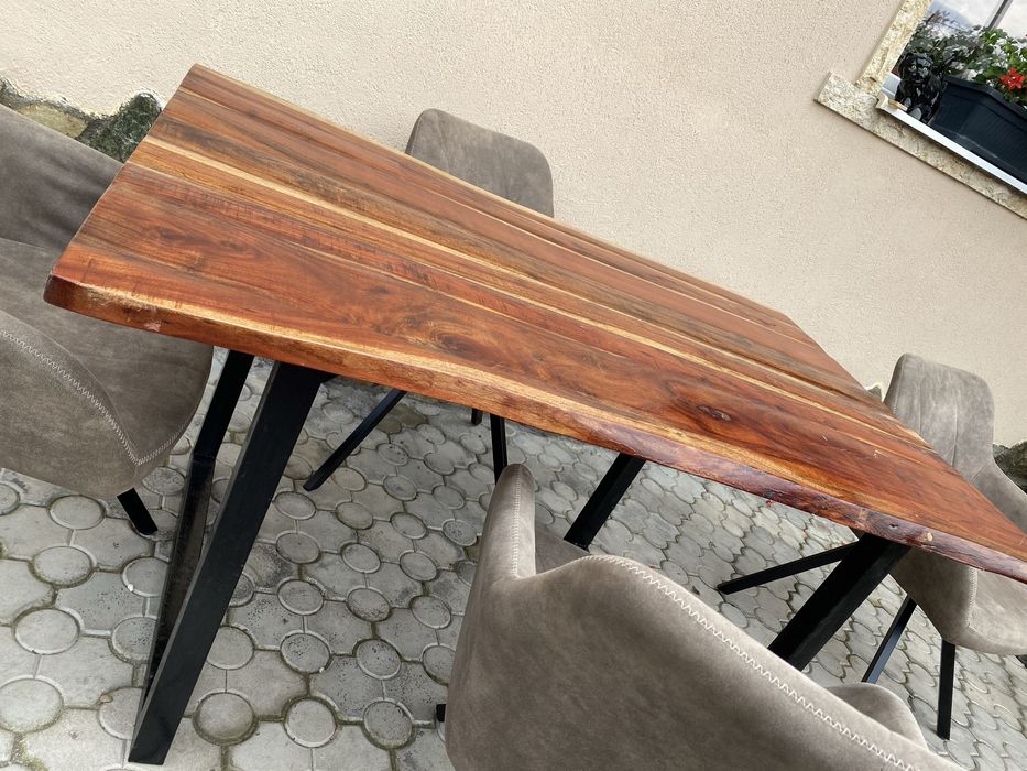 Masa 140x90 cm din lemn masiv cu scaune