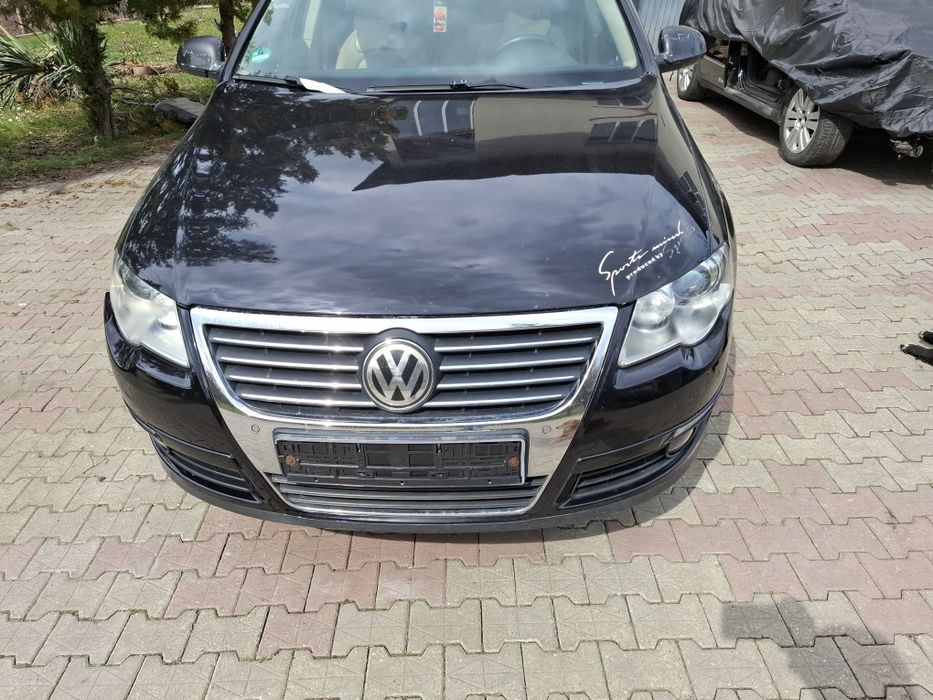 Vând bara fata  VW PASSAT B6 NEGRU LC9X cu senzori și spalatoare