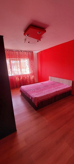 Inchiriez apartament cu 3 camere