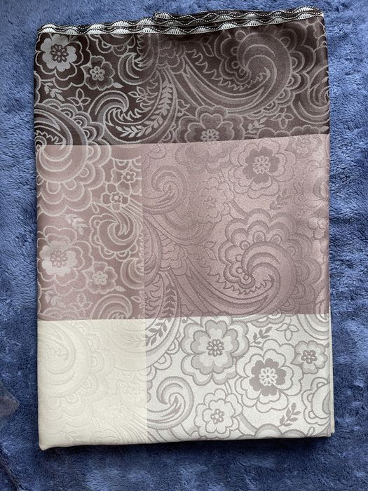 Vând față de masa mare anti-pete 140x180cm