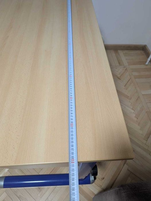 парта/стол для ученика.