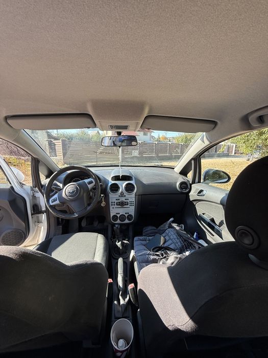 Opel Corsa D 1.0 benzina și gpl