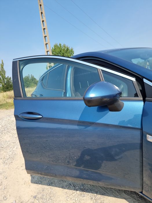 Dezmembrez  opel astra k