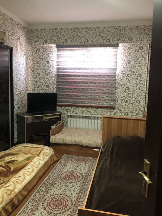 Srochna uy sotiladi 3 hona 90kv + 70.. 5 etajlik dom 5 etaji,