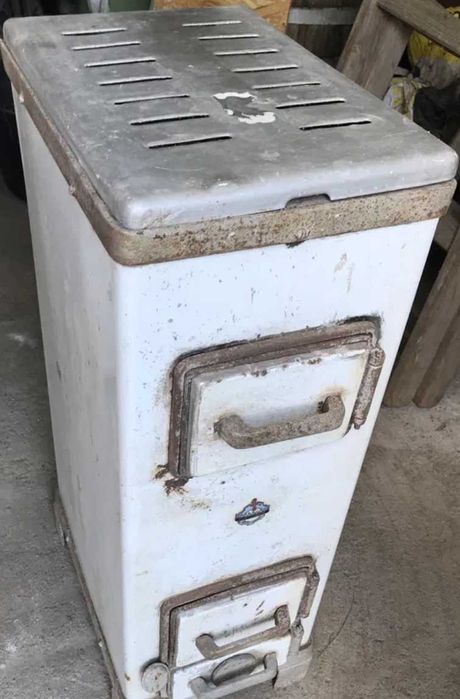 Vând două Sobe pe lemne