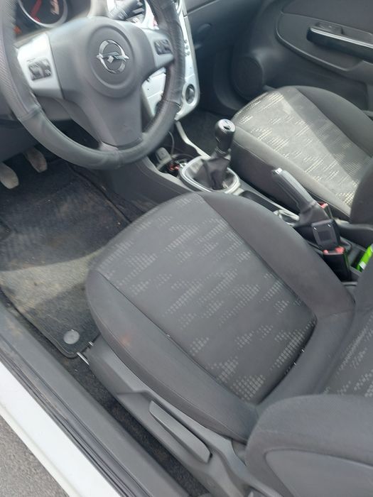 Opel Corsa D  2011