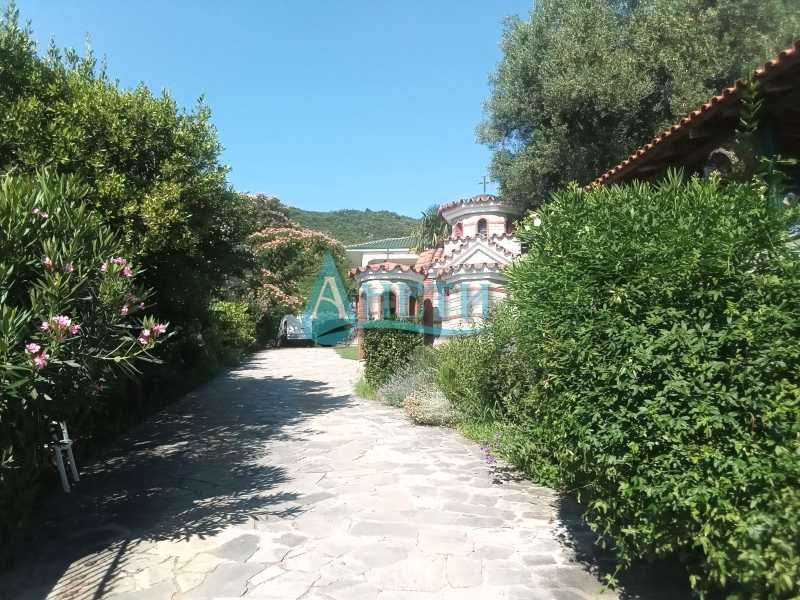 Прекрасно имение 339м2 в Ано Врасна, Паляамбела, Гърция, с поддържан двор 3026м2 с много зеленина