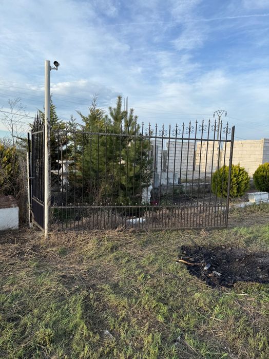 Loc intavalian de vanzare