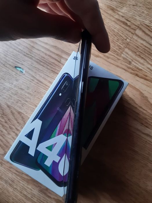 Samsung a40 требует ремонта