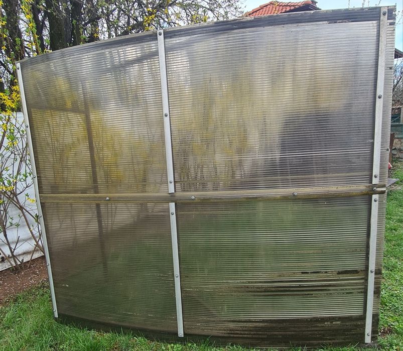 Метален навес с поликарбонат