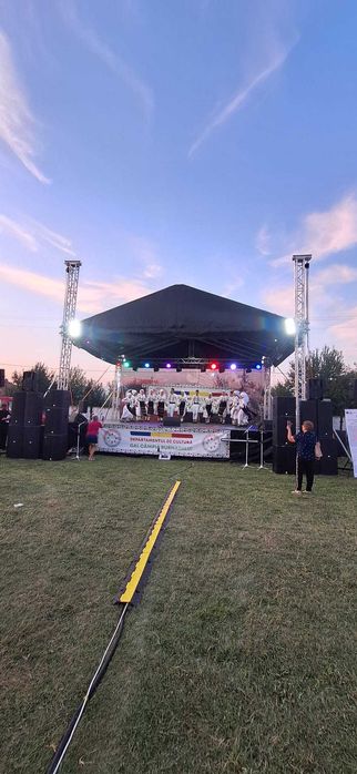 Scena.sonorizare si lumini pentru evenimente