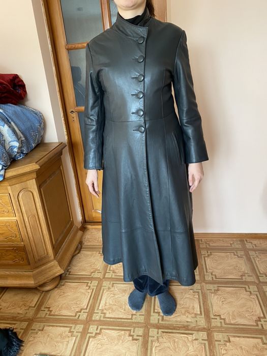 Кожанный плащ в новом состоянии