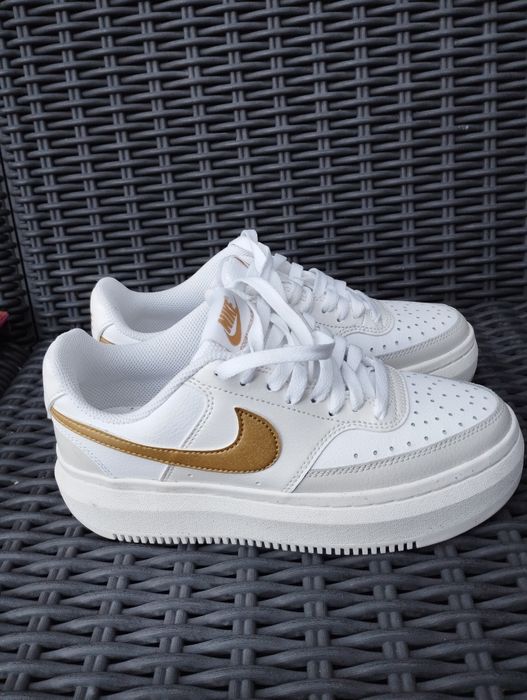 Дамски маратонки Nike..