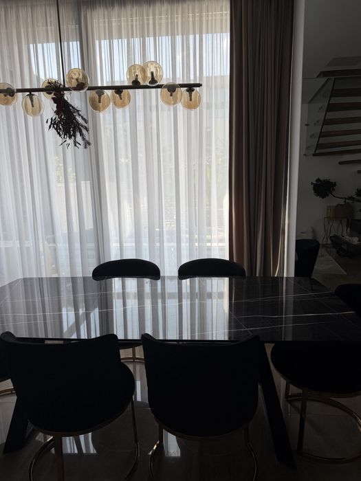 Vand masa dining cu 6 scaune Divani & sofa
