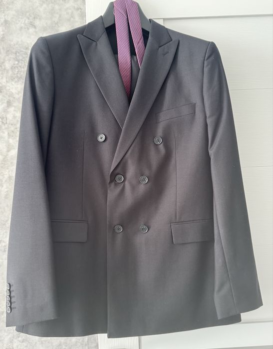 Продам мужском костюм