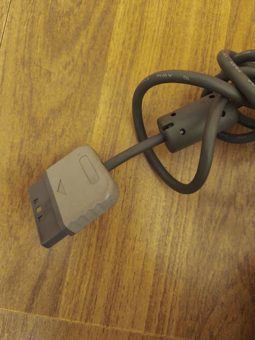 Controller Thrustmaster Shockhammer PS1 (compatibil și pe unele PS2)