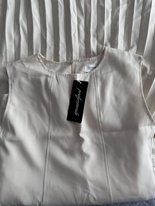 Костюм с юбкой 46-48 размер