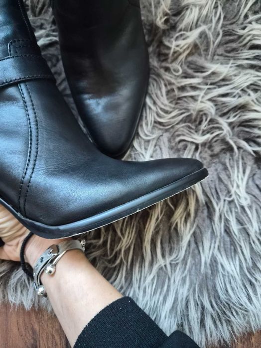 Кожени боти Guess